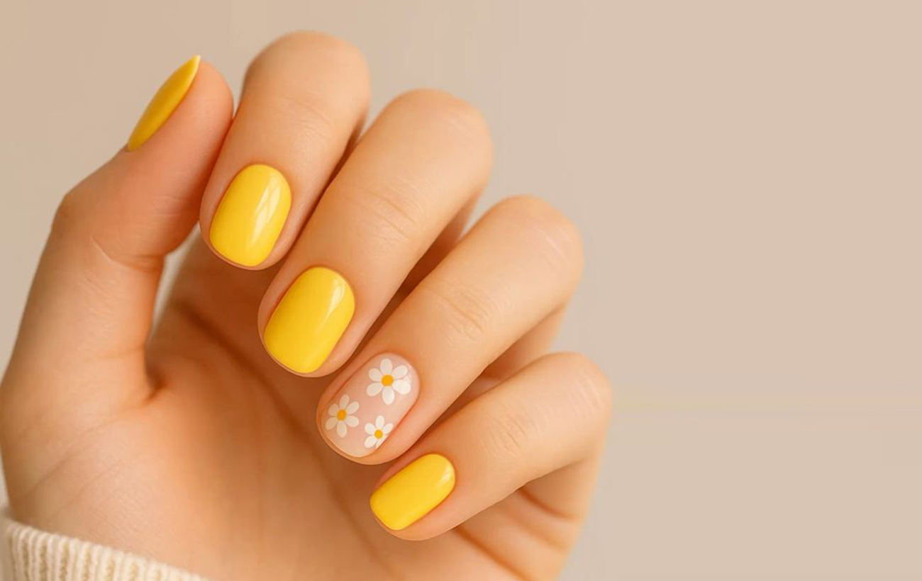 Денежный маникюр на март: какой цвет притянет удачу и любовь